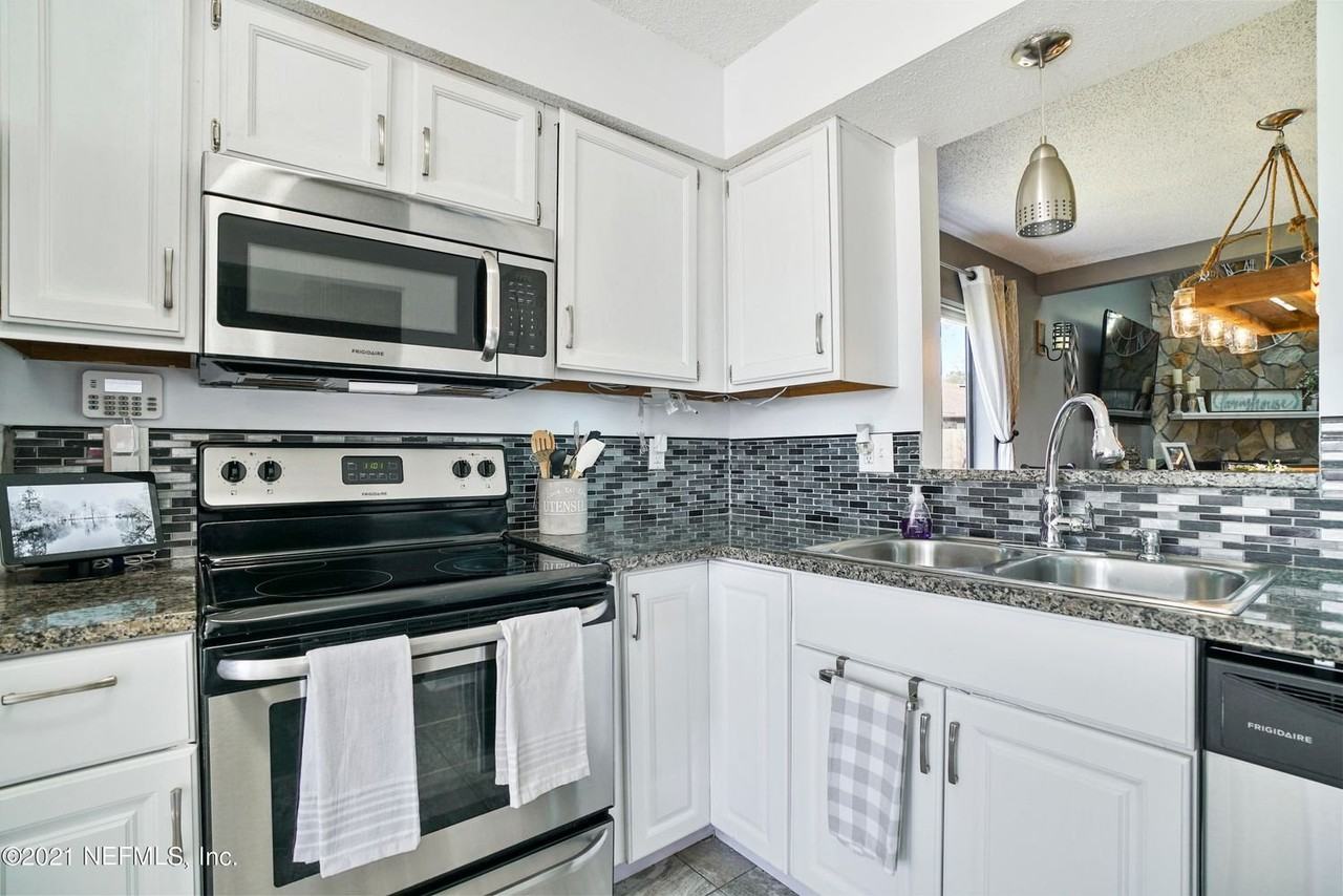 8434 Allwine Ct - Photo 4 of 20