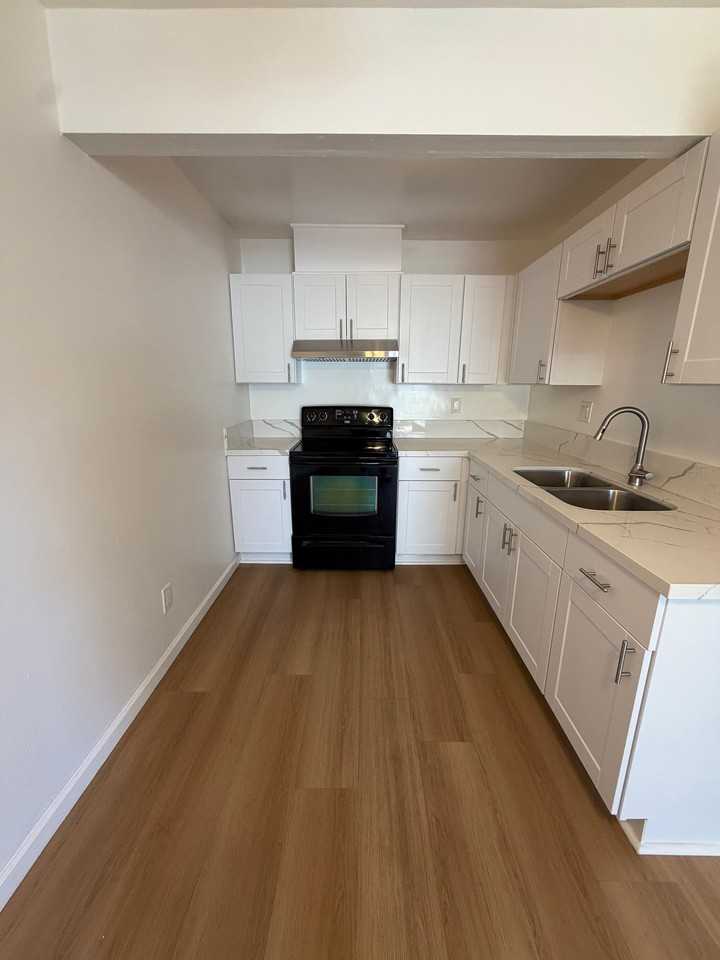 444 E Rowland St #16 - Photo 5 of 19
