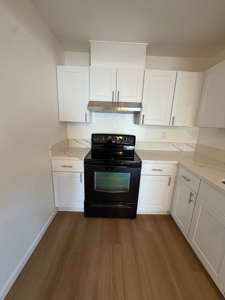 444 E Rowland St #16 - Photo 7 of 19