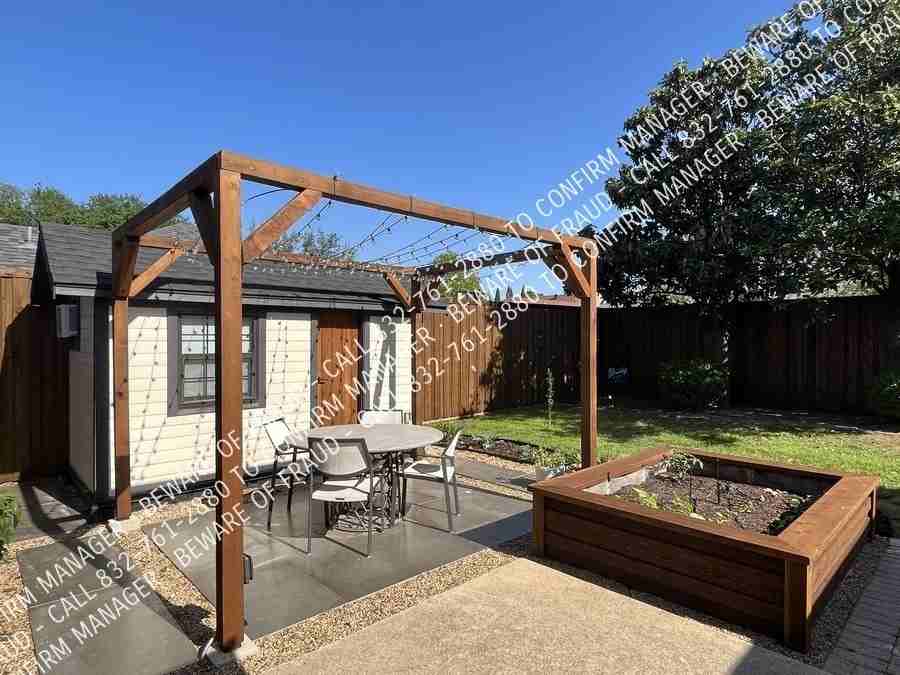 645 Thompson Dr - Photo 4 of 50