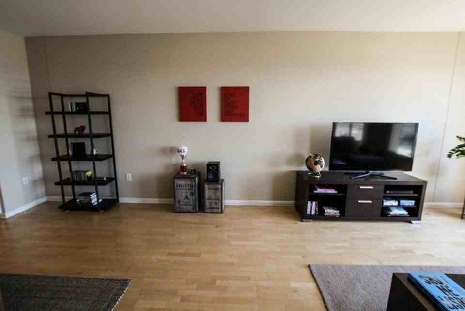 1400 S Van Ness Ave - Photo 4 of 10