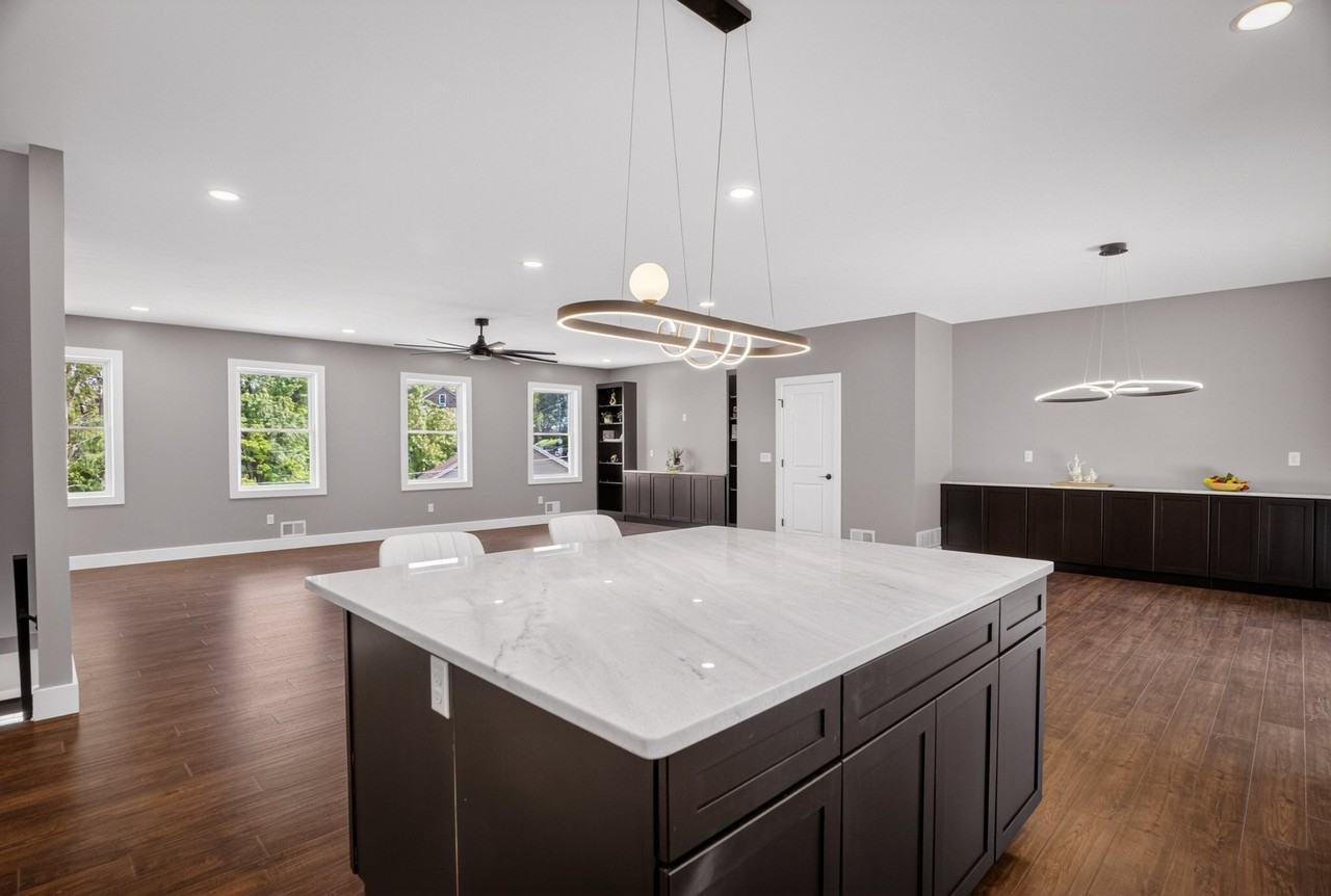 225 Wilbert St - Photo 4 of 17