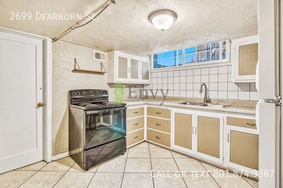 2699 S Dearborn St - Photo 7 of 17