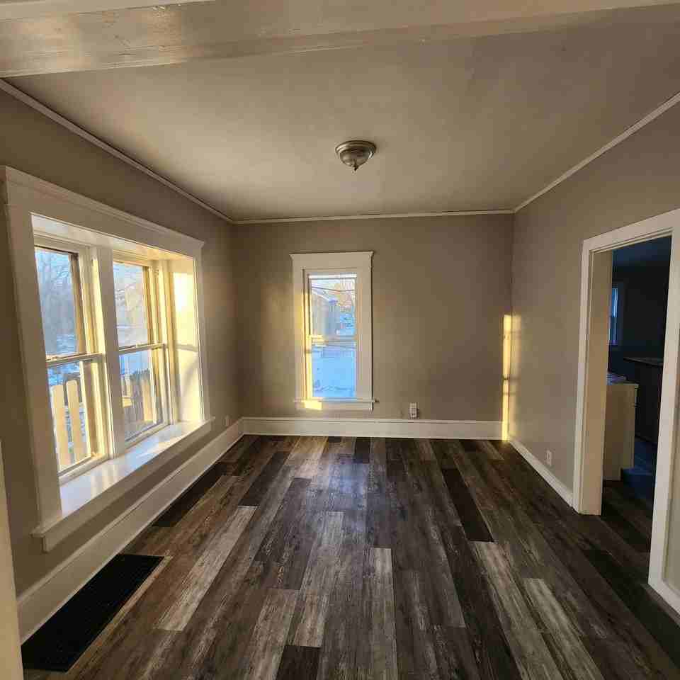 1380 Moore St - Photo 4 of 19