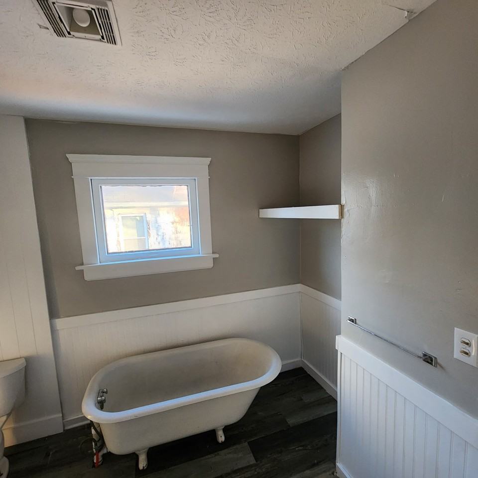 1380 Moore St - Photo 7 of 19