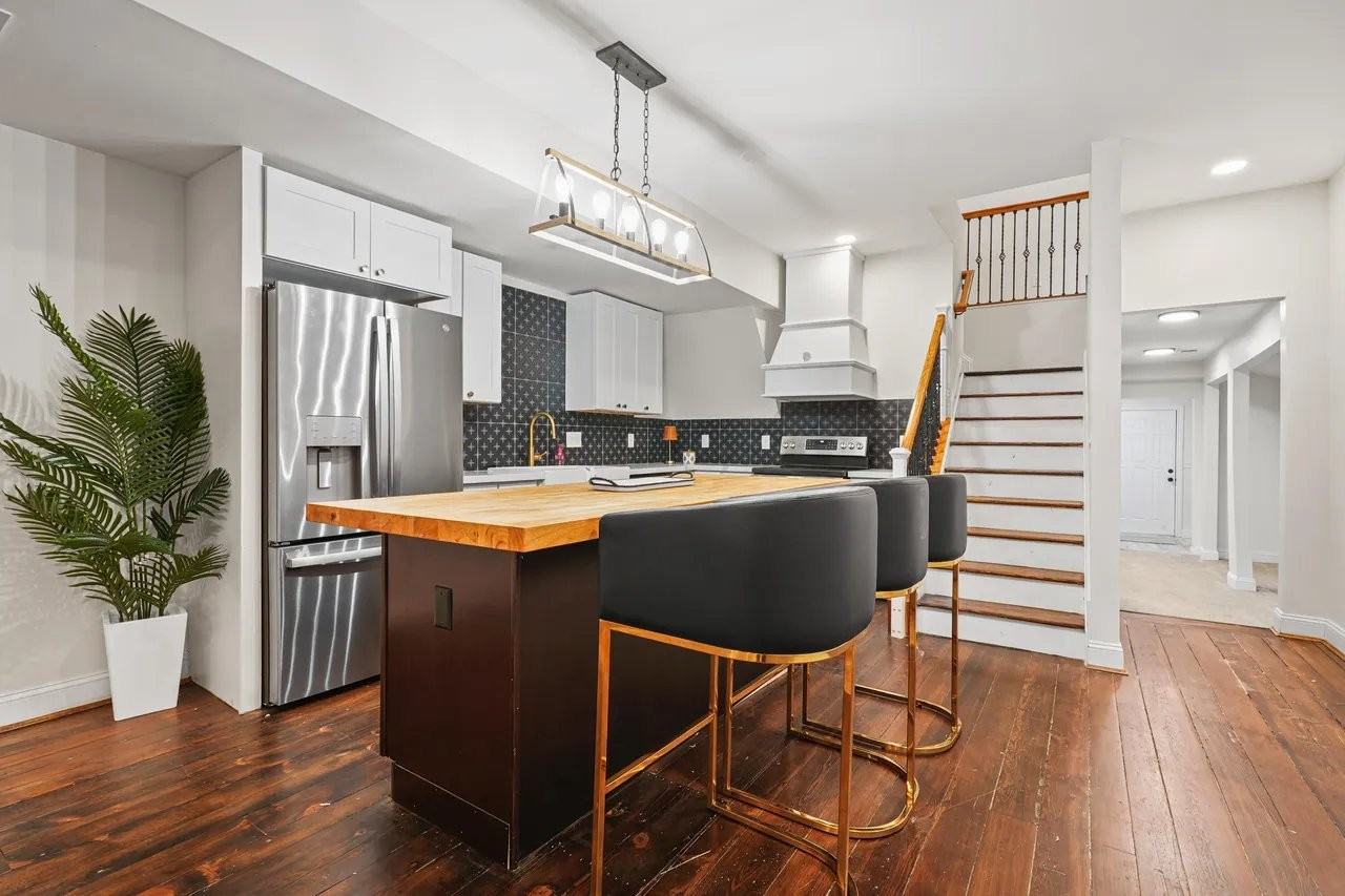 1017 Saratoga St - Photo 5 of 17