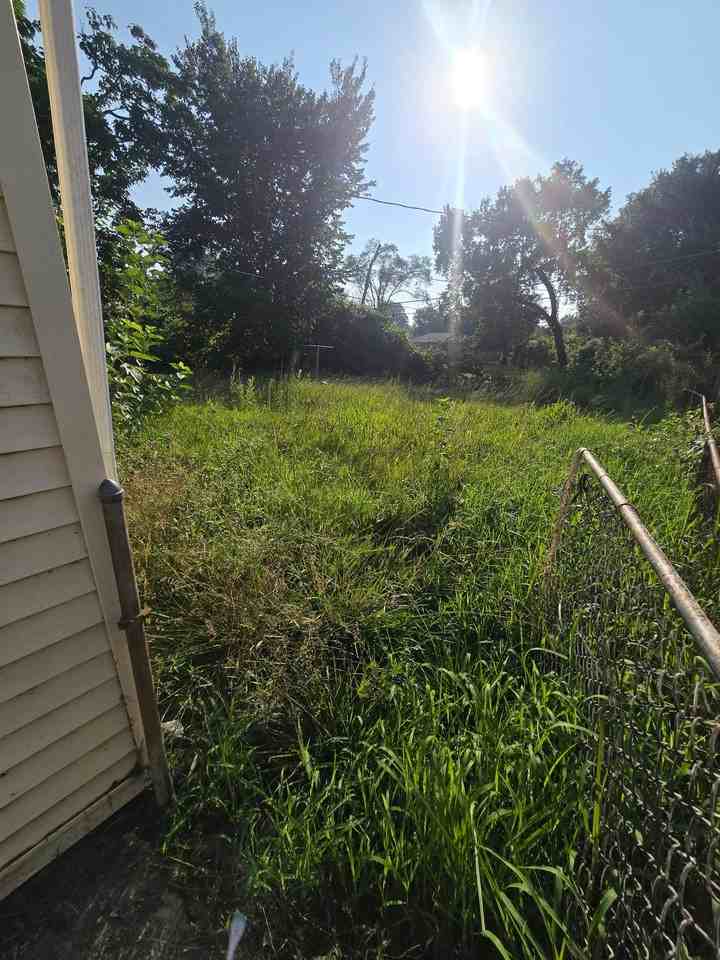 709 Saint Paul Dr - Photo 3 of 12