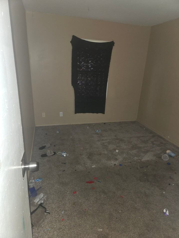 709 Saint Paul Dr - Photo 4 of 12