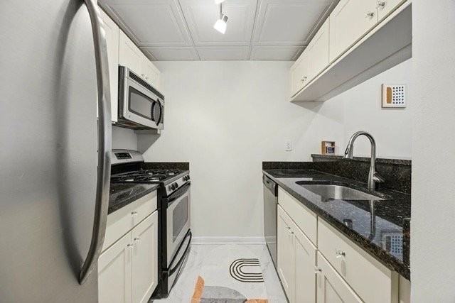 12271 Christopher Columbus Dr - Photo 3 of 10