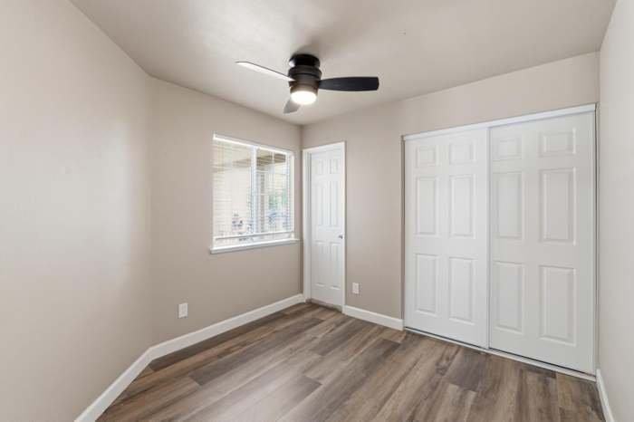 5642 W Donner Ave - Photo 3 of 14