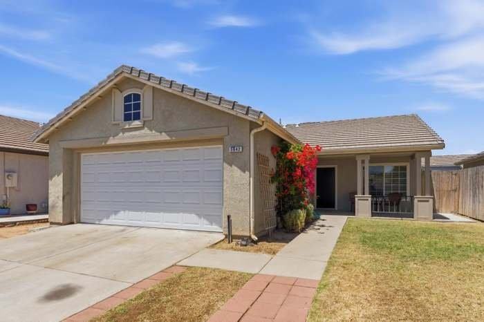 5642 W Donner Ave - Photo 6 of 14