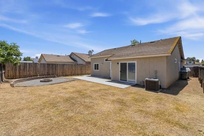 5642 W Donner Ave - Photo 7 of 14