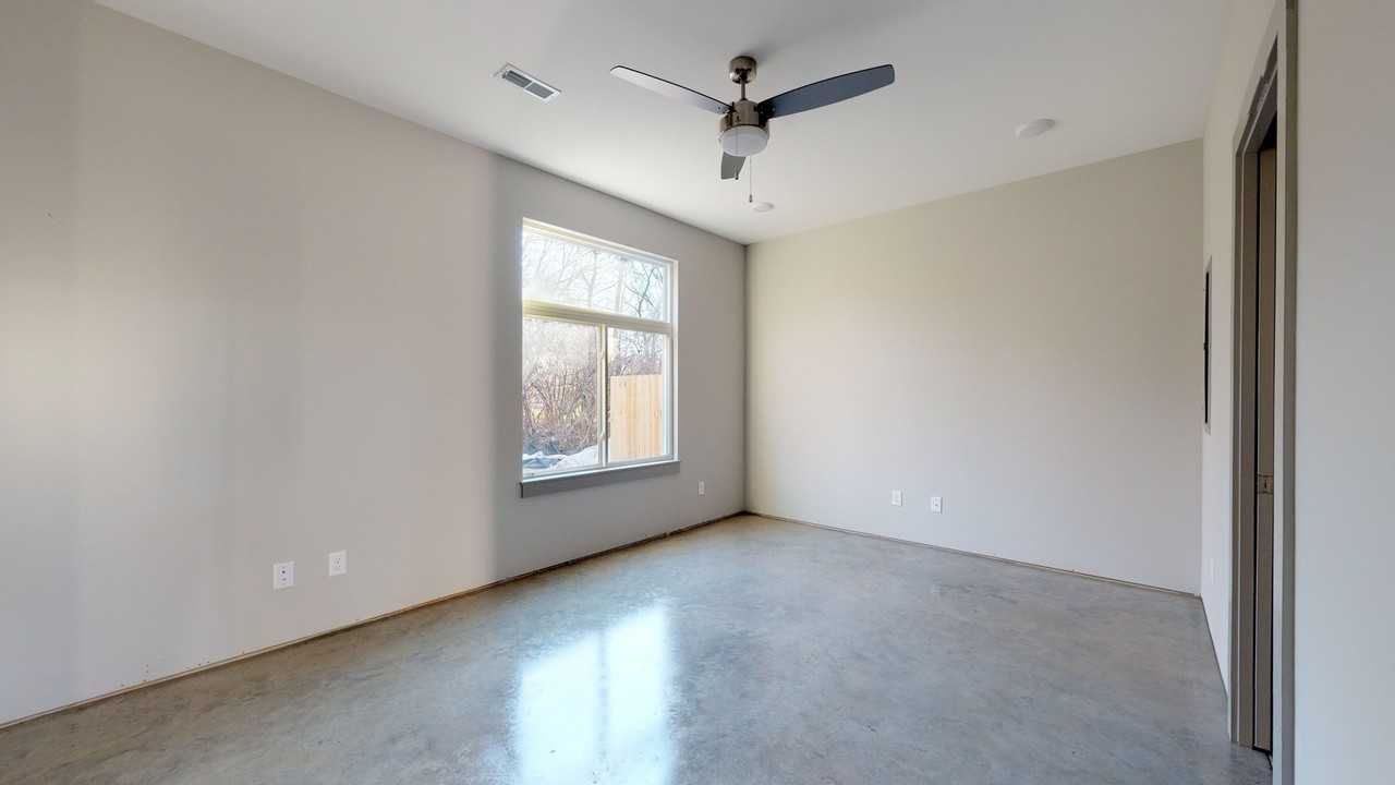 3810 Jett Ln - Photo 6 of 31