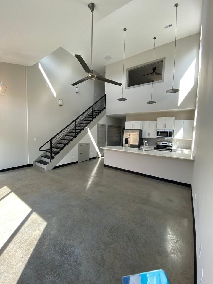 3810 Jett Ln - Photo 7 of 31