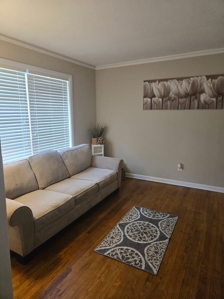 3881 Hilton Ct - Photo 2 of 7