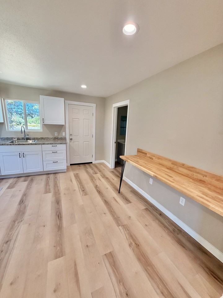 426 S 1st Ave - Photo 6 of 12