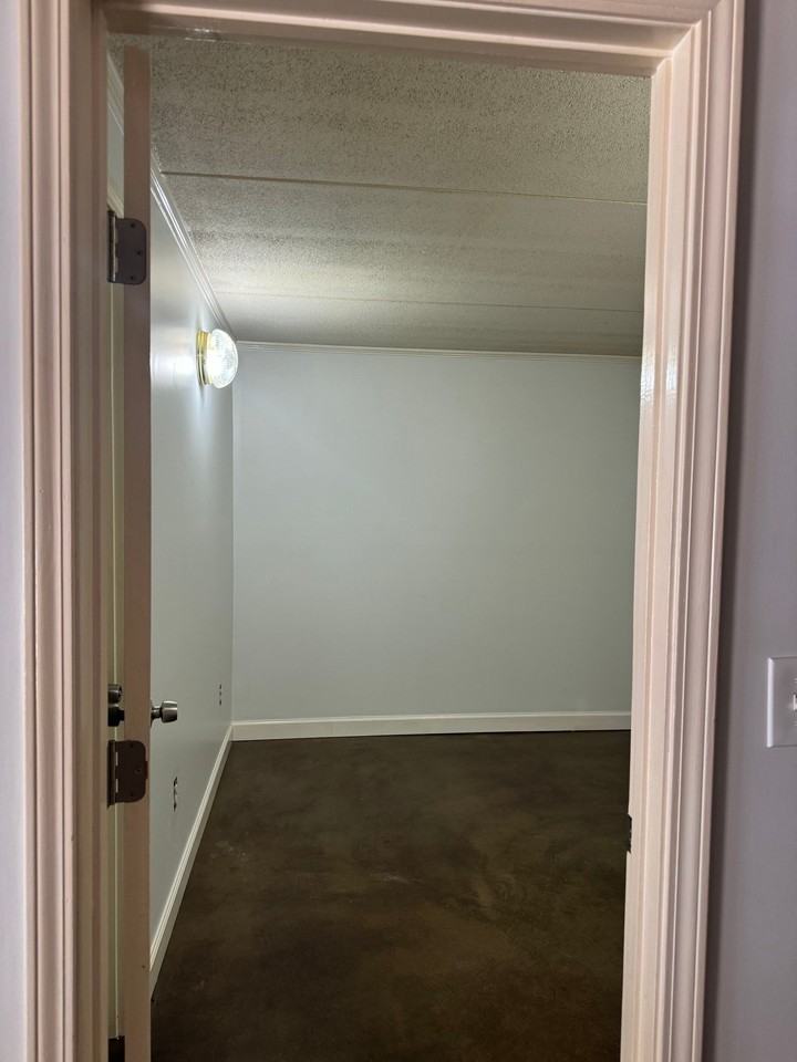 308 Joseph St - Photo 5 of 7