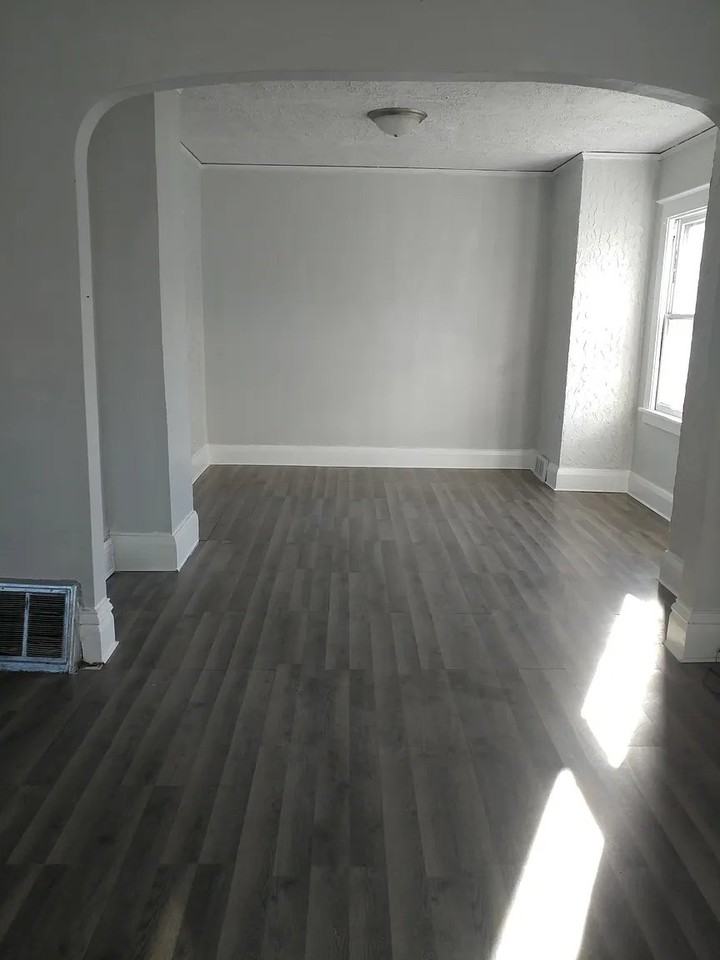 122 5th Ave Se - Photo 2 of 19