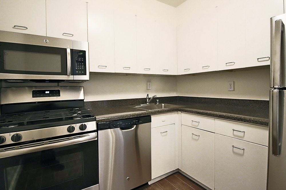 1359 N Lake Shore Dr - Photo 3 of 14