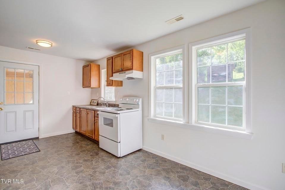 2540 Volunteer Pkwy - Photo 3 of 21