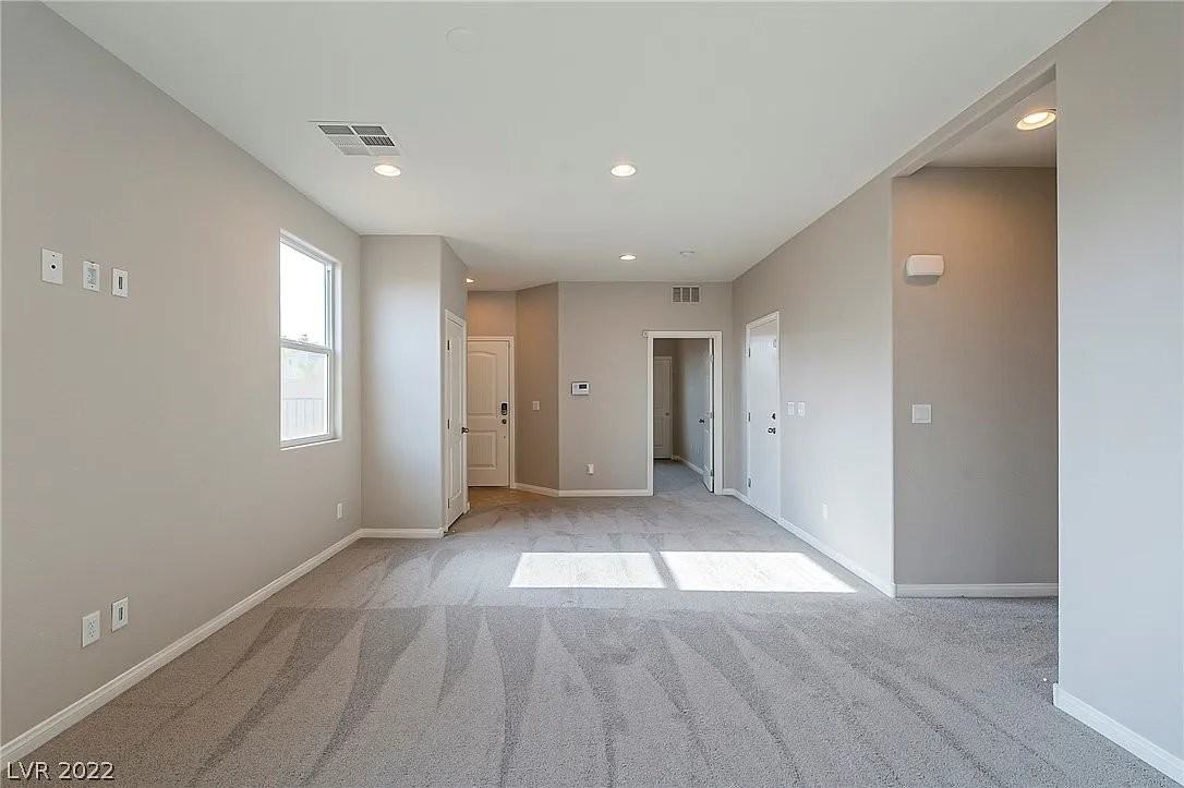 8688 Vondel Park St - Photo 3 of 3