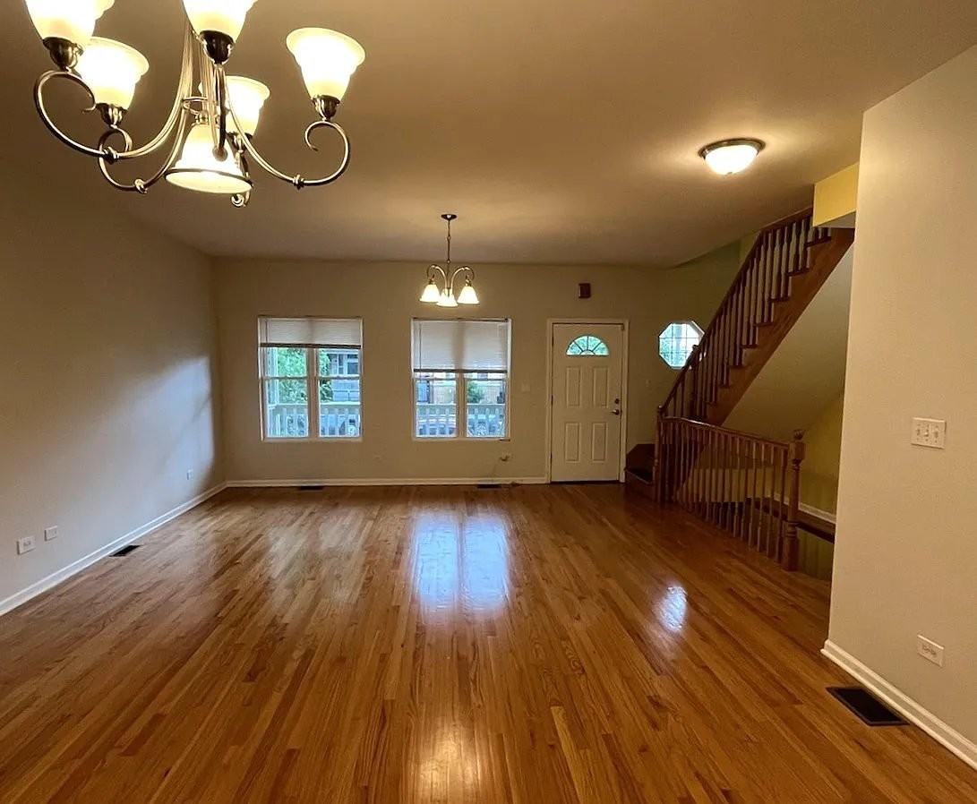 1934 N Saint Louis Ave - Photo 3 of 13