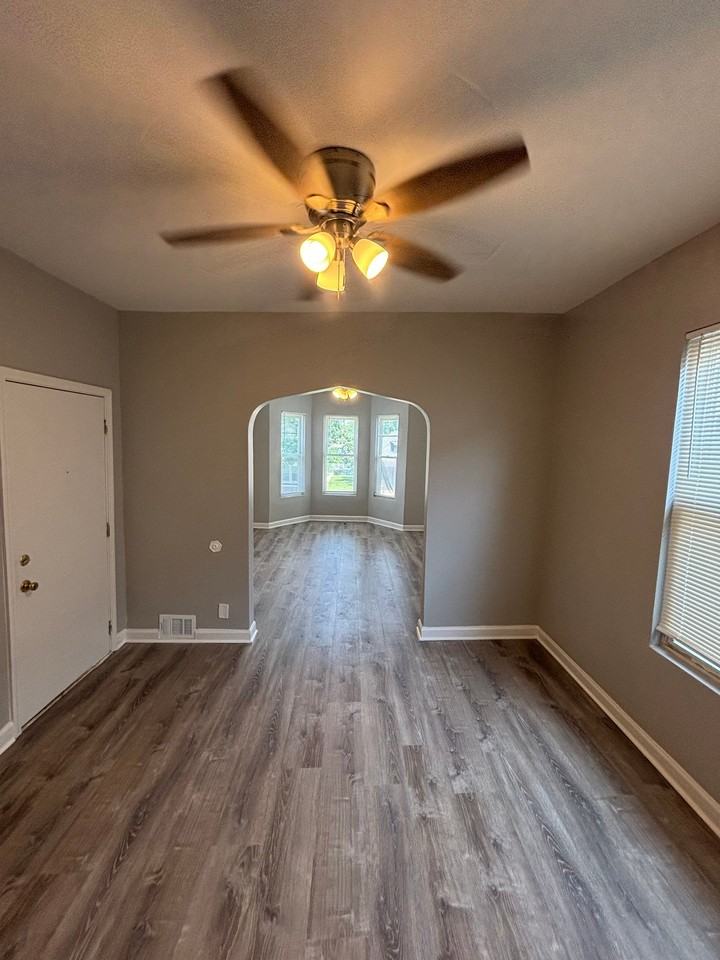 707 E 92nd Pl #2 - Photo 2 of 7