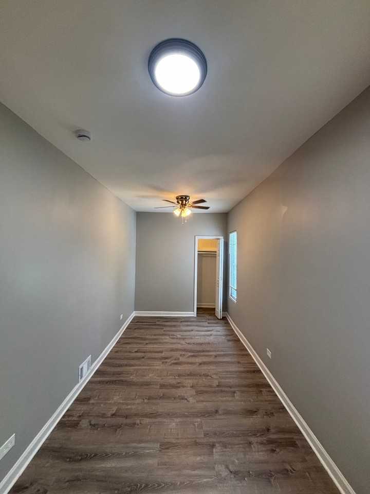 707 E 92nd Pl #2 - Photo 6 of 7