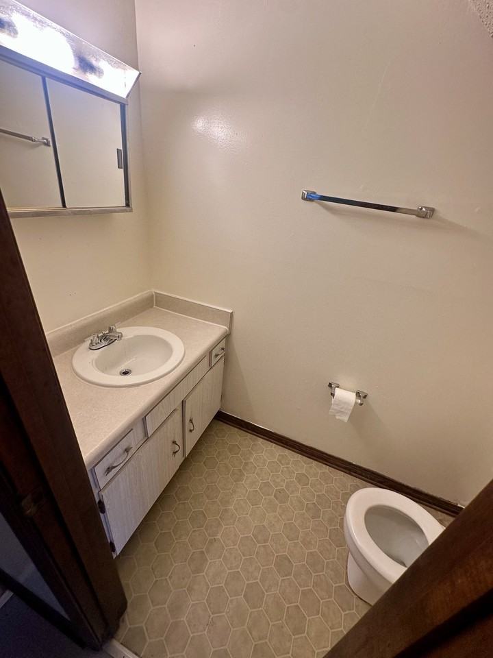 1628 Alexander Ct #B - Photo 4 of 10