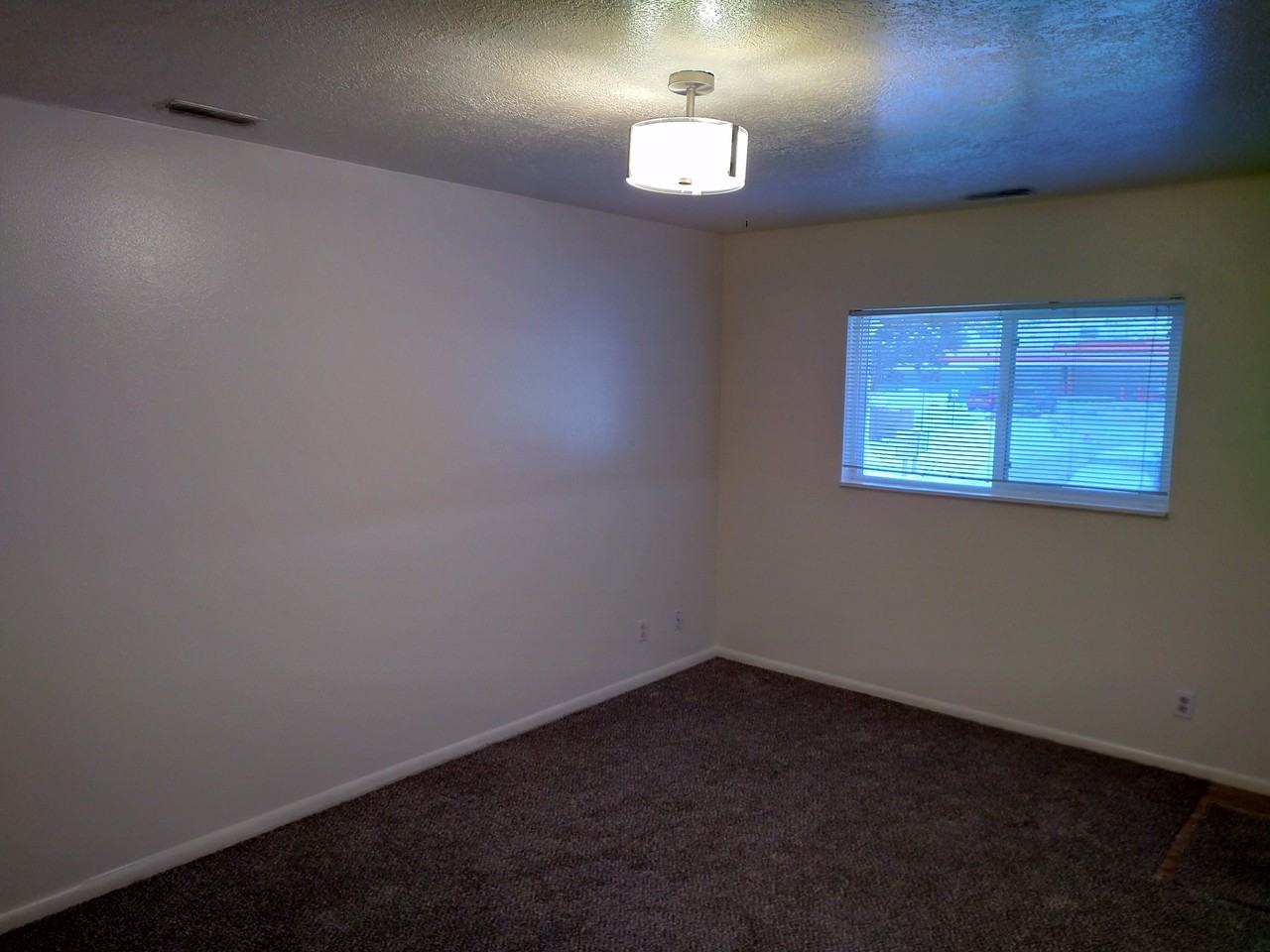 1119 N Main St #5 - Photo 5 of 6