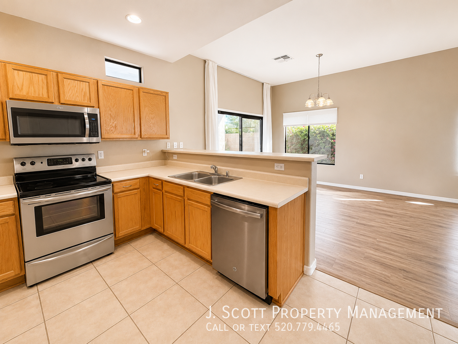 7208 S 30th St - Photo 6 of 24