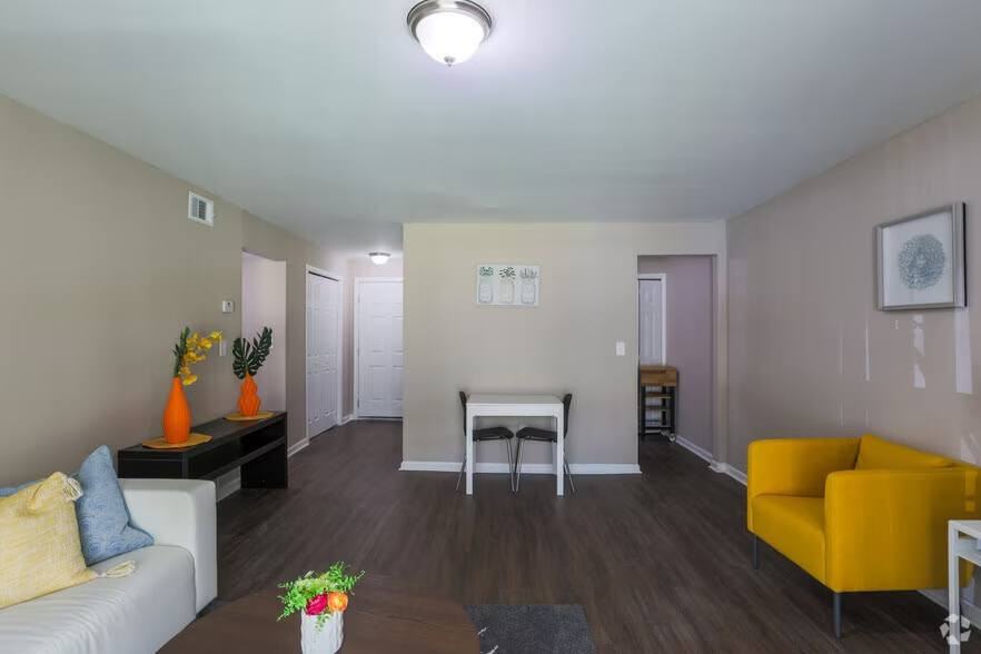 Creekside Forest Apartments - Photo 3 of 4