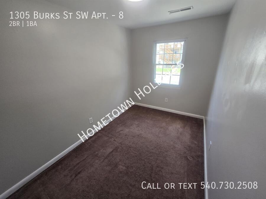 1305 Burks St Sw #8 - Photo 4 of 19