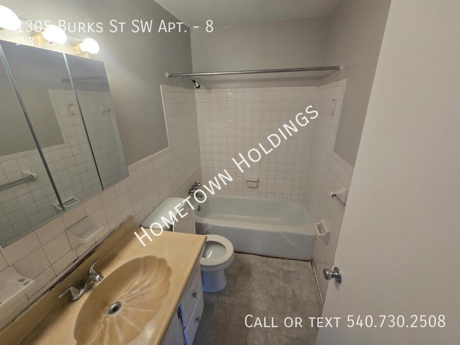 1305 Burks St Sw #8 - Photo 6 of 19