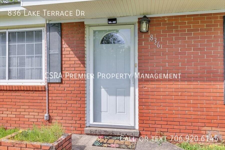 836 Lake Terrace Dr - Photo 4 of 25