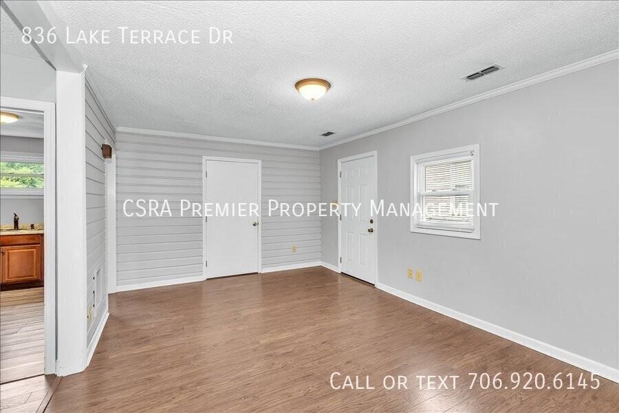 836 Lake Terrace Dr - Photo 7 of 25