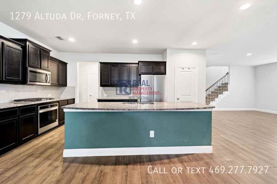 1279 Altuda Dr - Photo 6 of 37