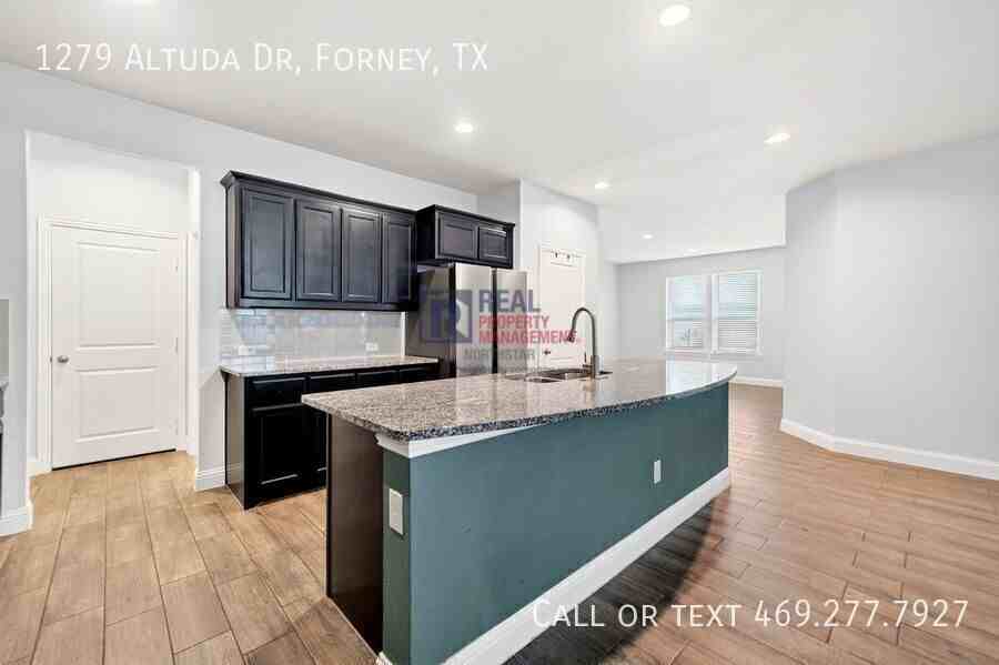 1279 Altuda Dr - Photo 7 of 37