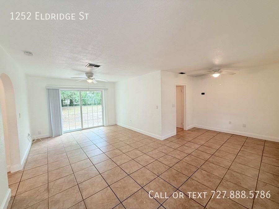 1252 Eldridge St - Photo 3 of 32