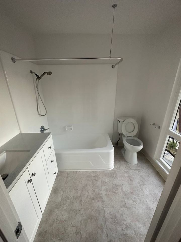 511 N Kenmore - Photo 7 of 14