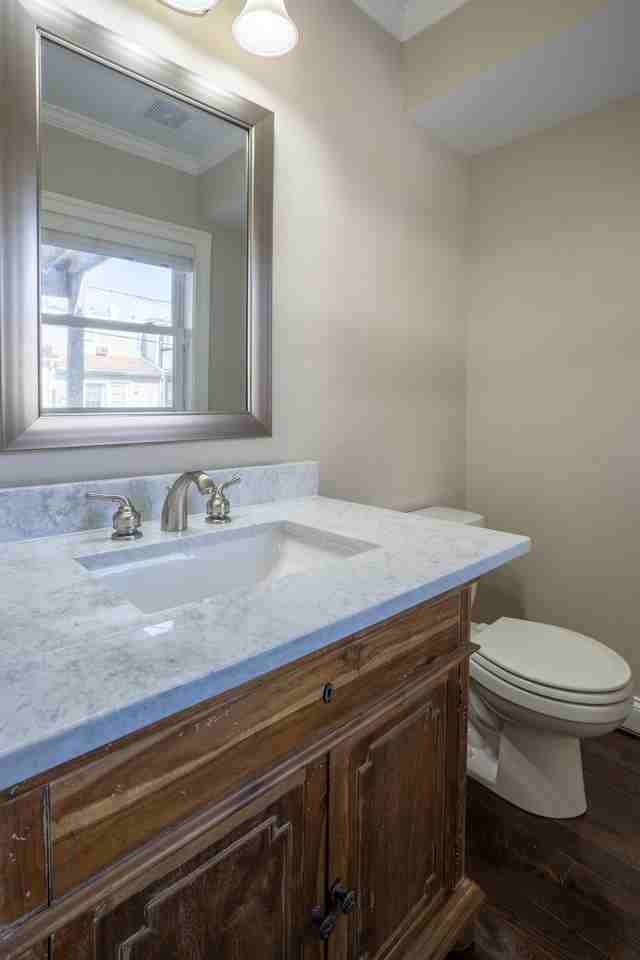 922 S Clinton St - Photo 5 of 19
