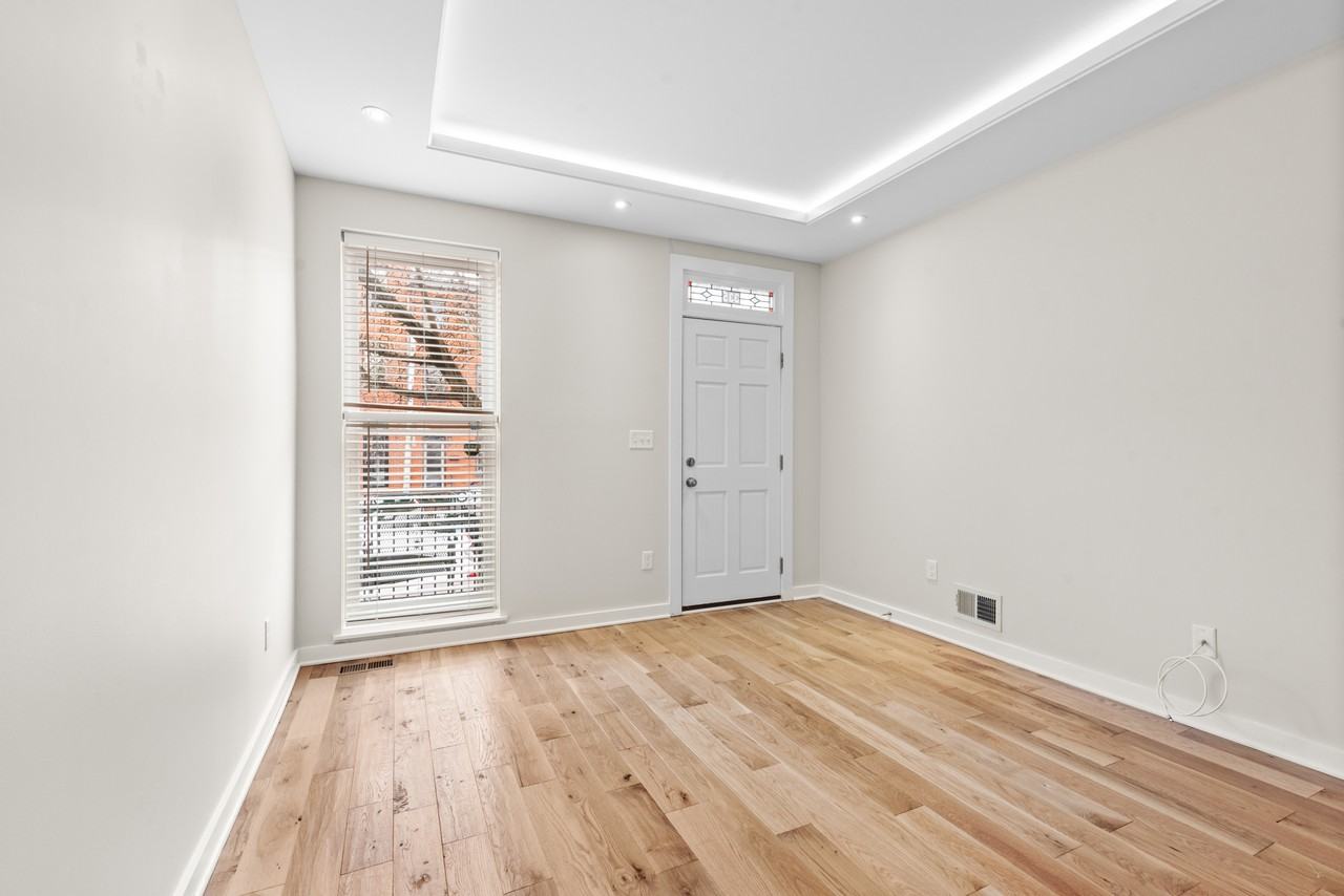335 S Chester St - Photo 2 of 23