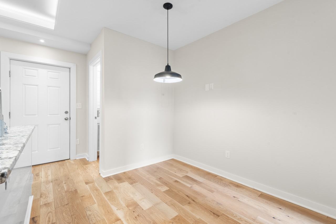 335 S Chester St - Photo 5 of 23