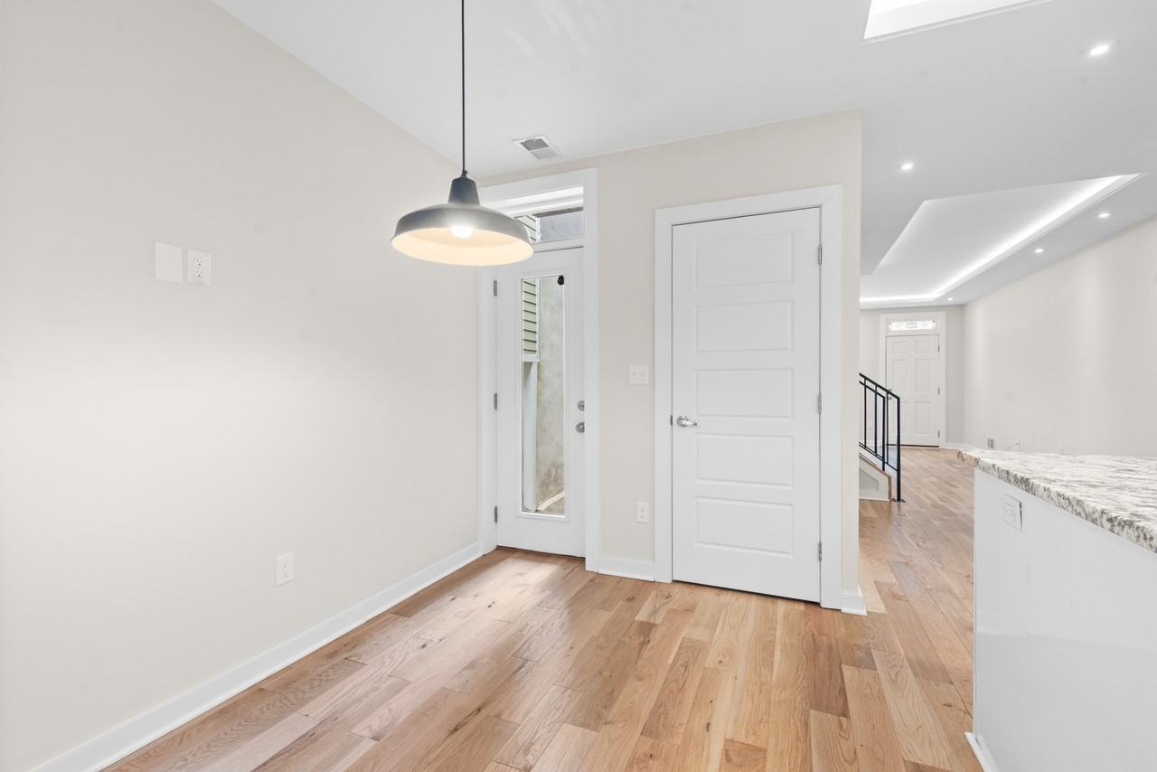 335 S Chester St - Photo 6 of 23
