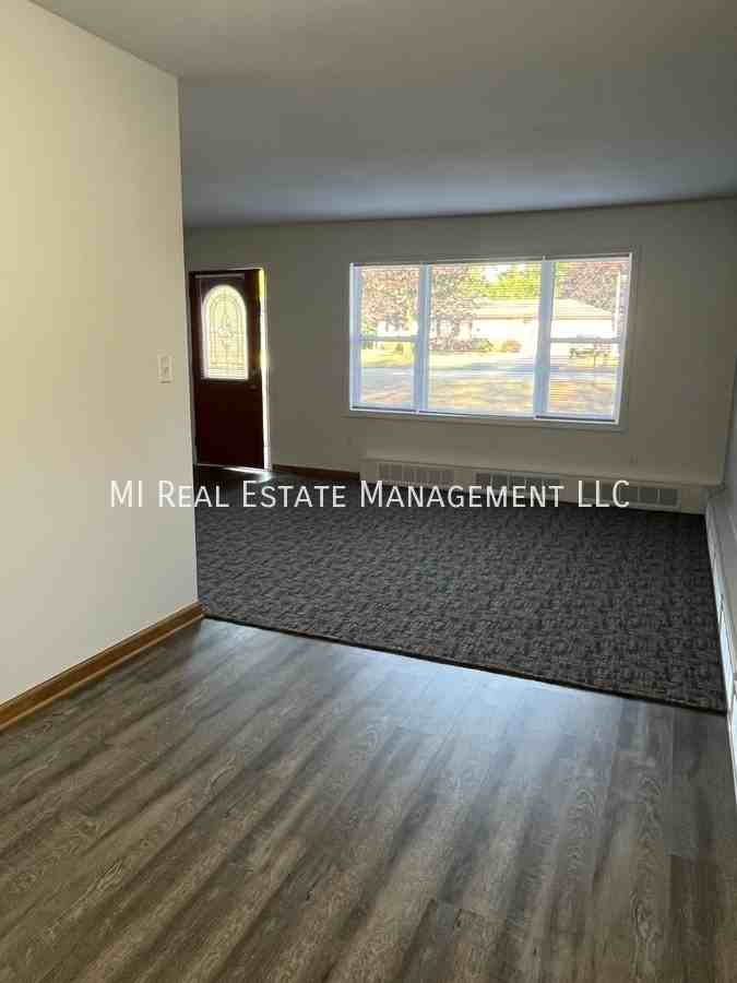 11276 Avery Ave - Photo 4 of 12