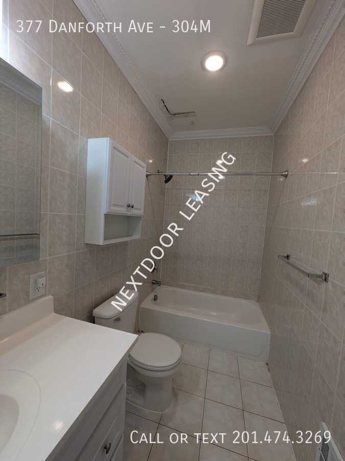 377 Danforth Ave #304M - Photo 2 of 6