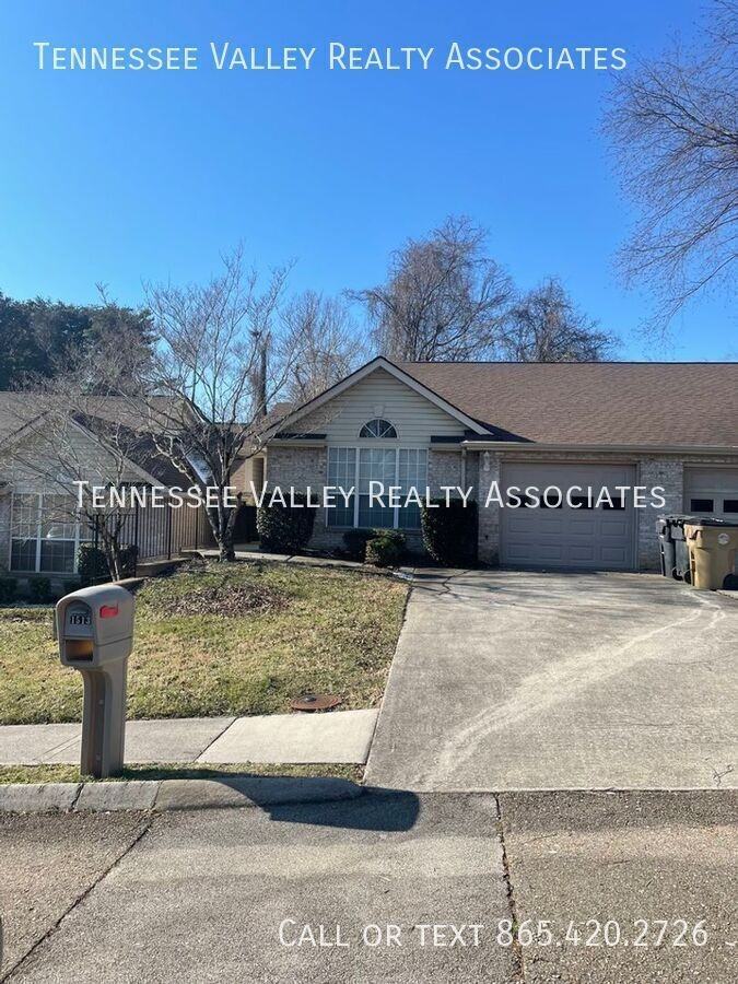 1513 Spelling Way - Photo 2 of 24
