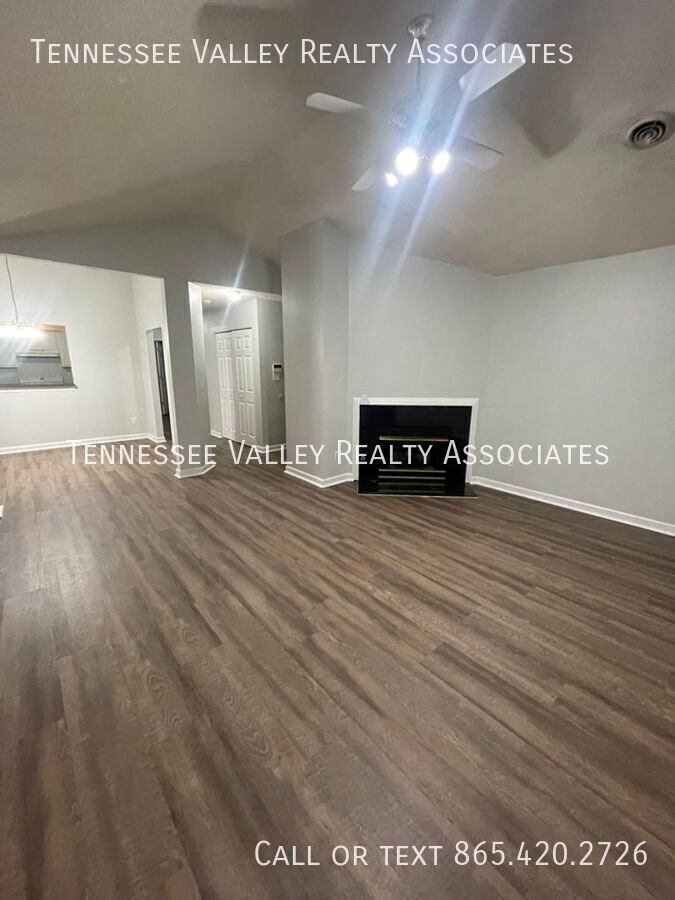 1513 Spelling Way - Photo 5 of 24