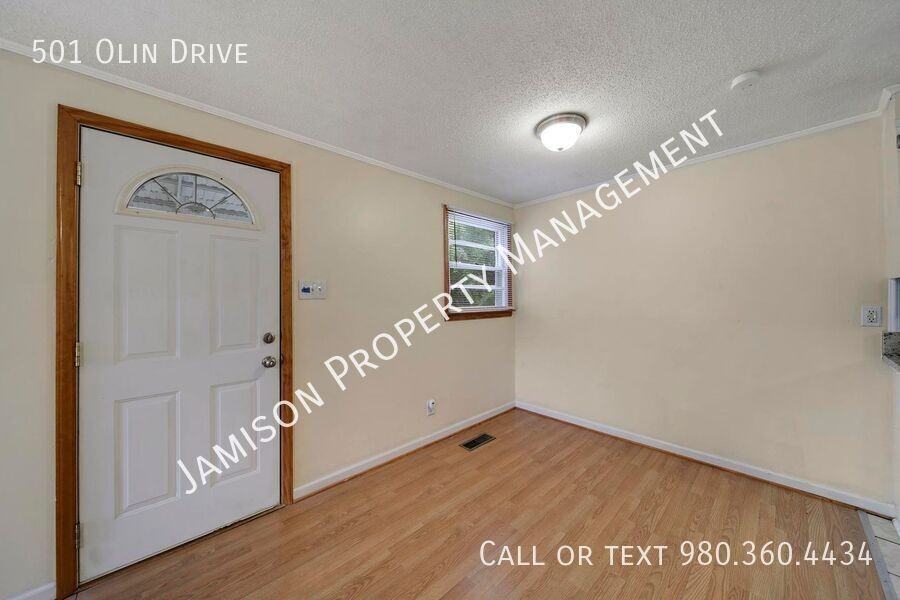 501 Olin Dr - Photo 5 of 27