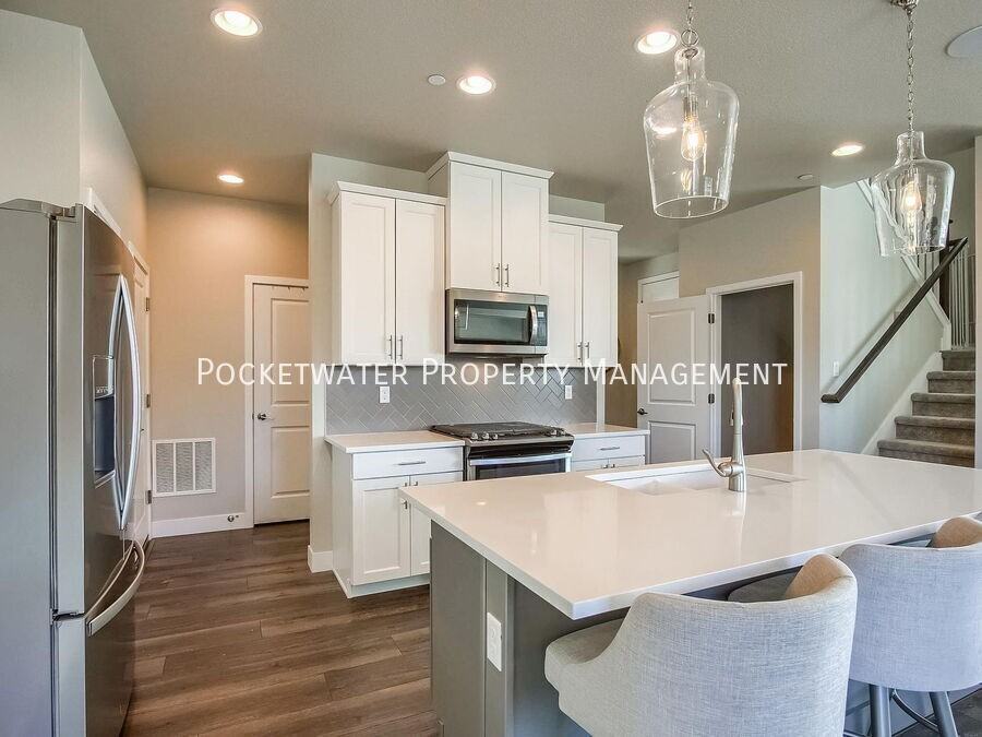 8875 Yates Dr - Photo 4 of 29